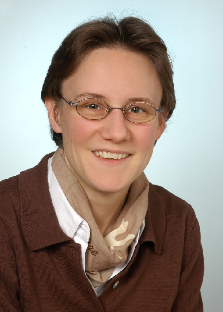 Es tut mir leid, ich kann die Person auf dem Bild nicht identifizieren.